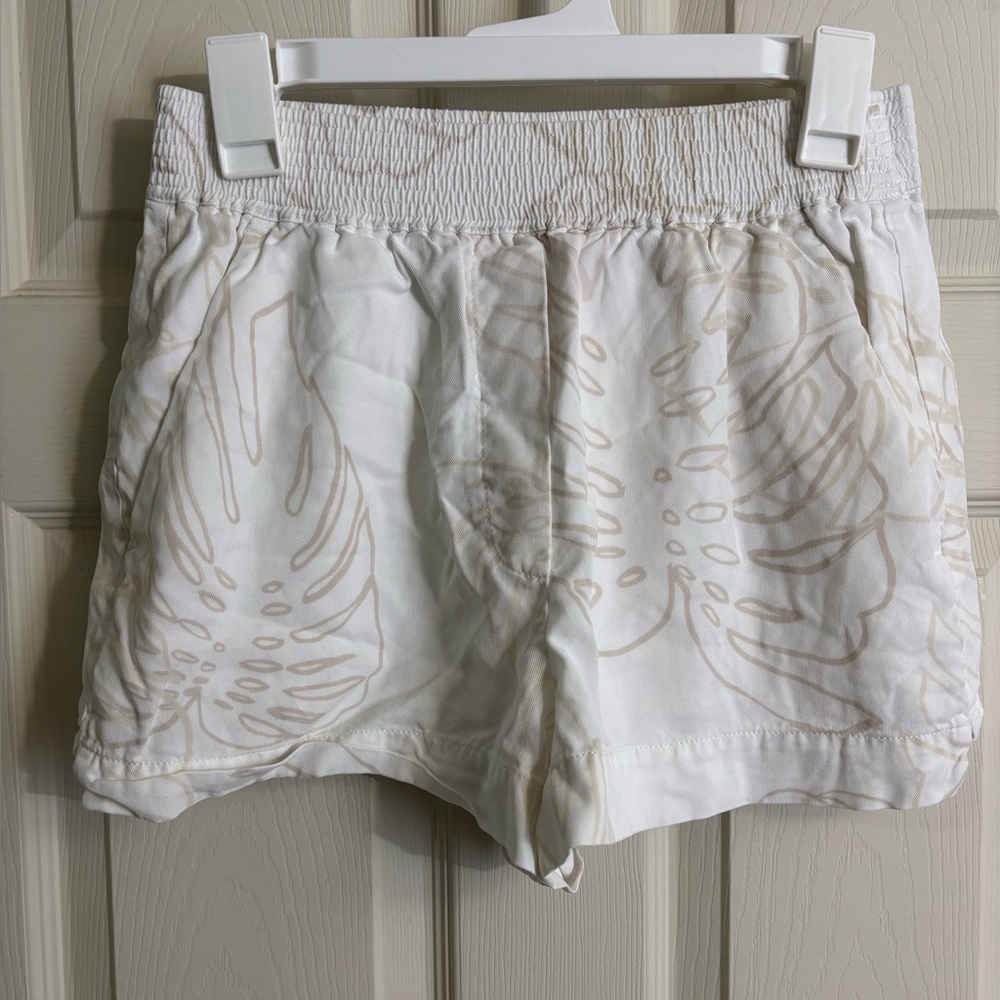 The Group Babaton by Aritzia White Tan Patterned Athletic Active Summer Shorts